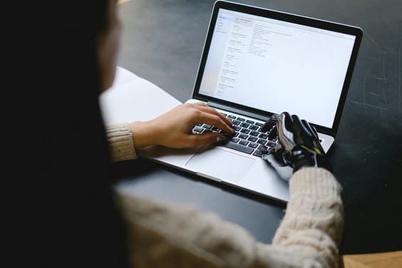AI tools with Virtual Assistants for Real Estate Brokerages
